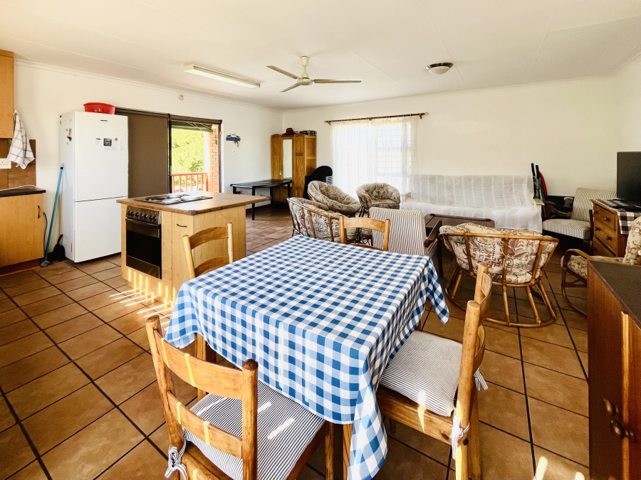 2 Bedroom Property for Sale in Sandbaai Western Cape